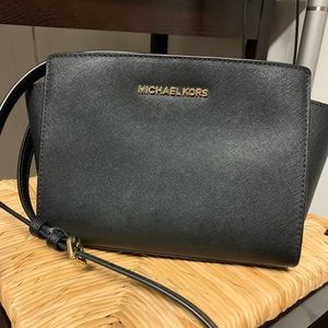 LIKE NEW Michael Kors Selma Crossbody